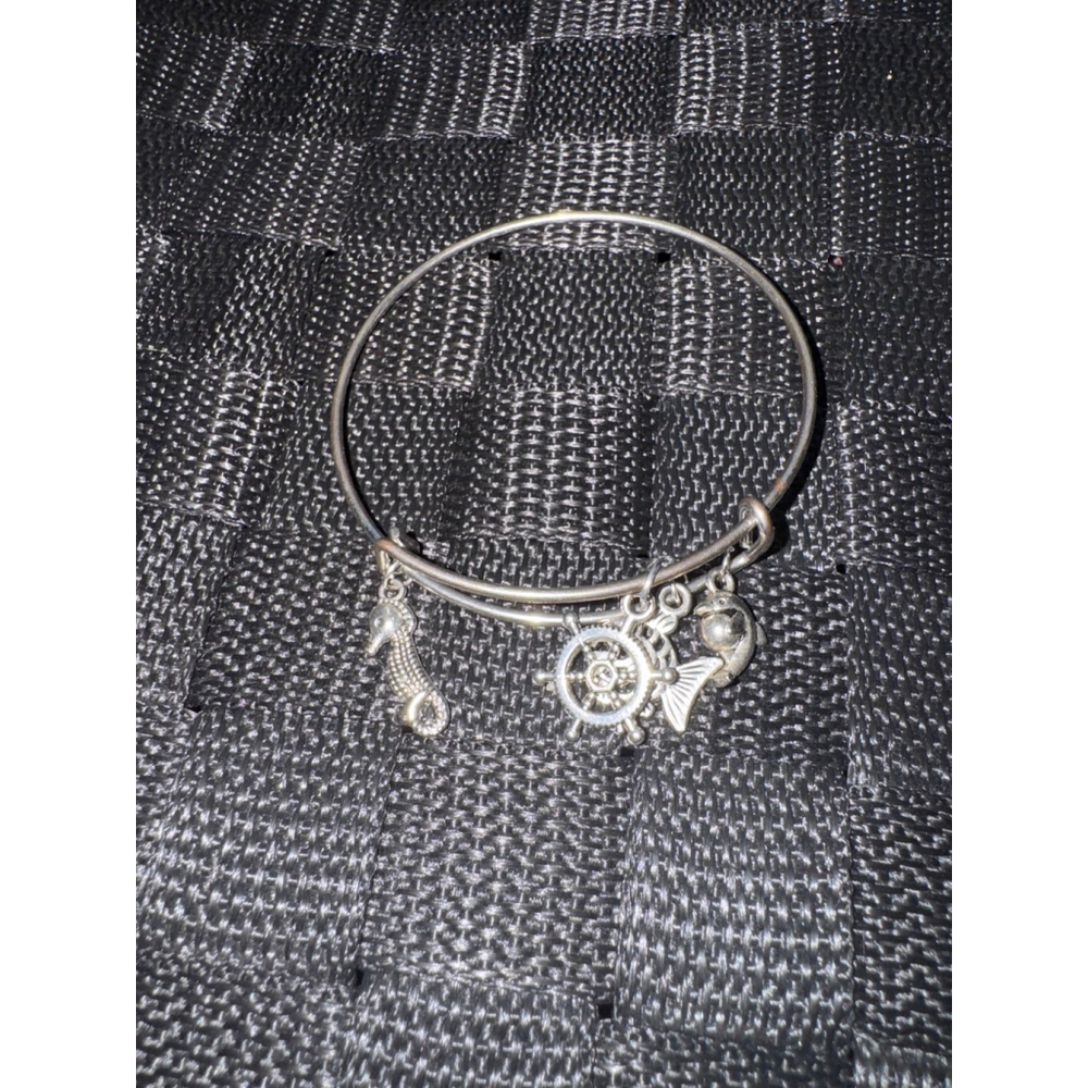Bracelet - Picture 4 of 10